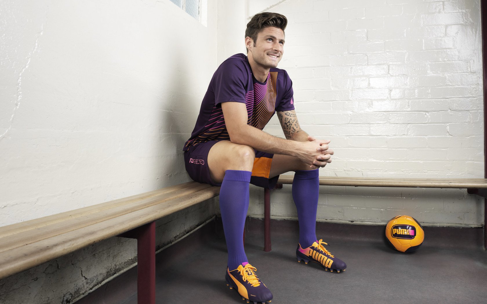 萨拉赫重返赛场，夺冠首场状态出色，加拿大队观众沸腾！再创辉煌时刻